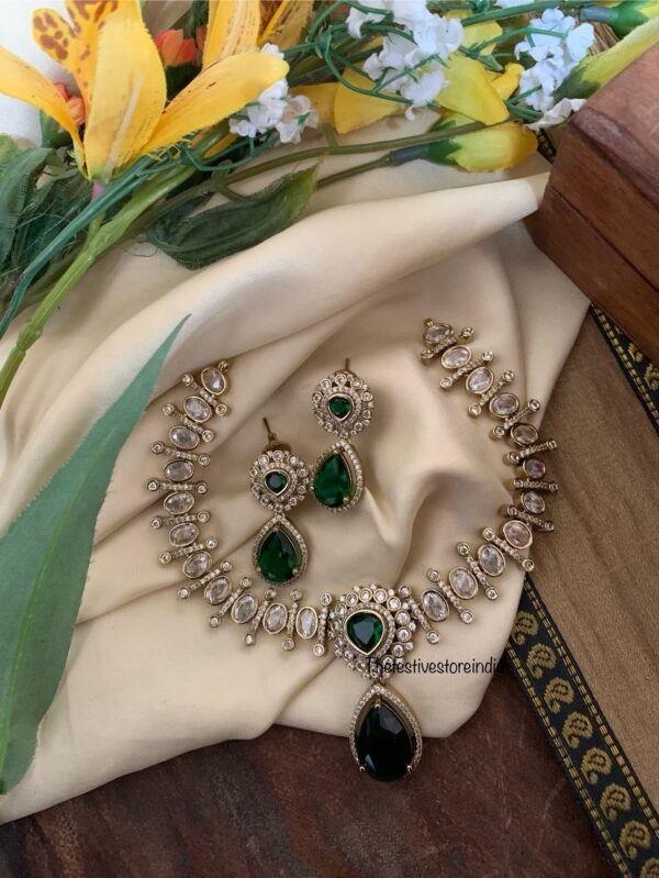 Emerald drop pendant Victorian spike necklace set
