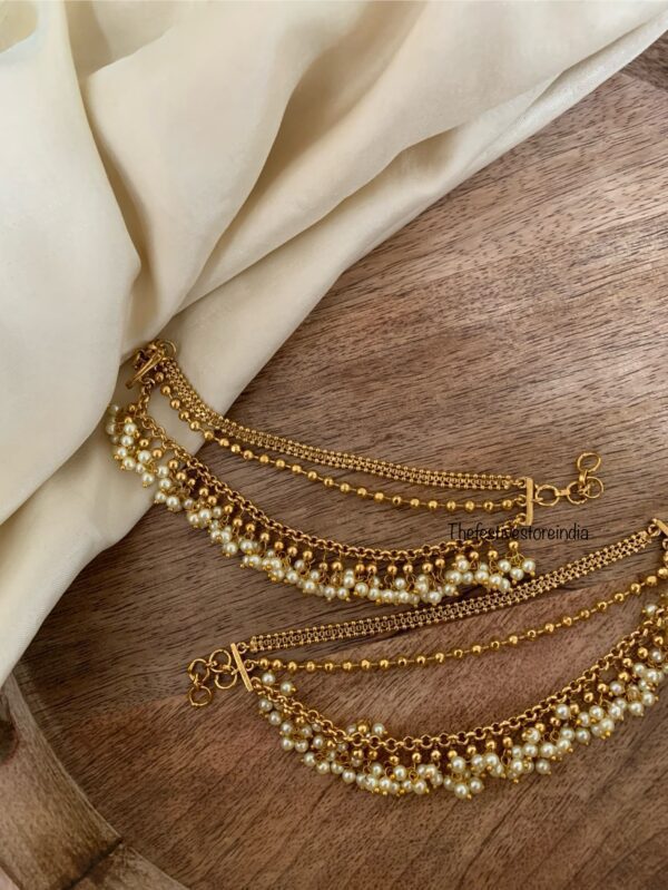 Premium polish pearls ear chain
