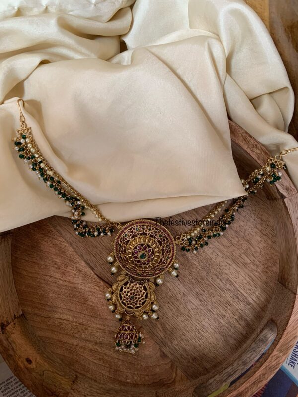 Kemp 11cms bun pin with green & white pearls maati