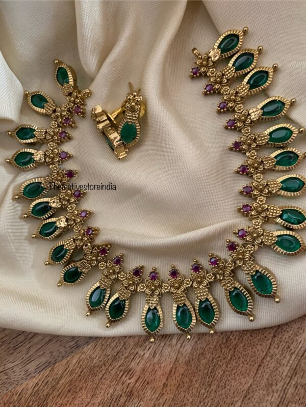 Classic stone palakka necklace set