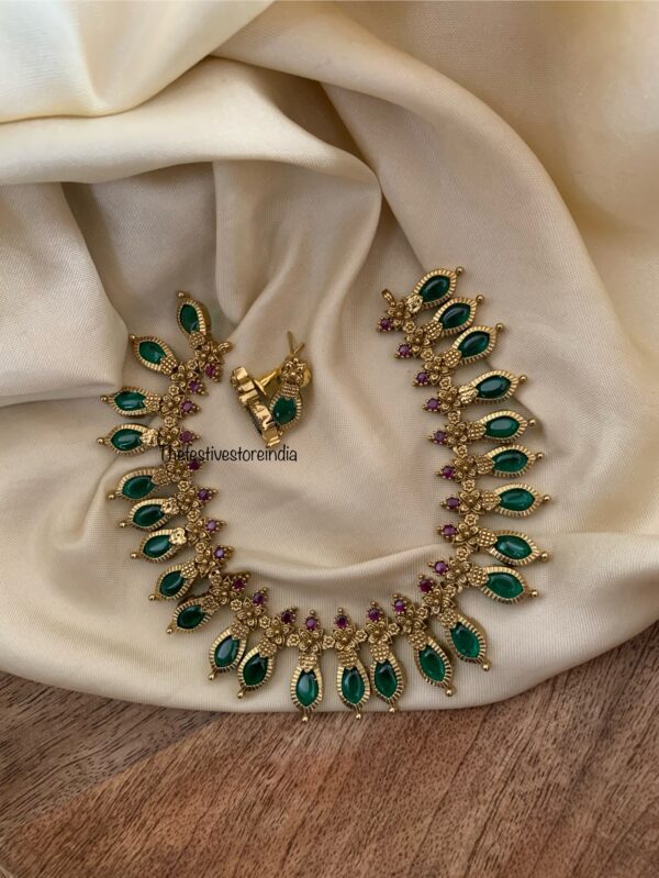 Classic stone palakka necklace set