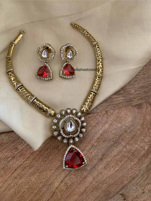 Victorian Manasilaayo set - Ruby