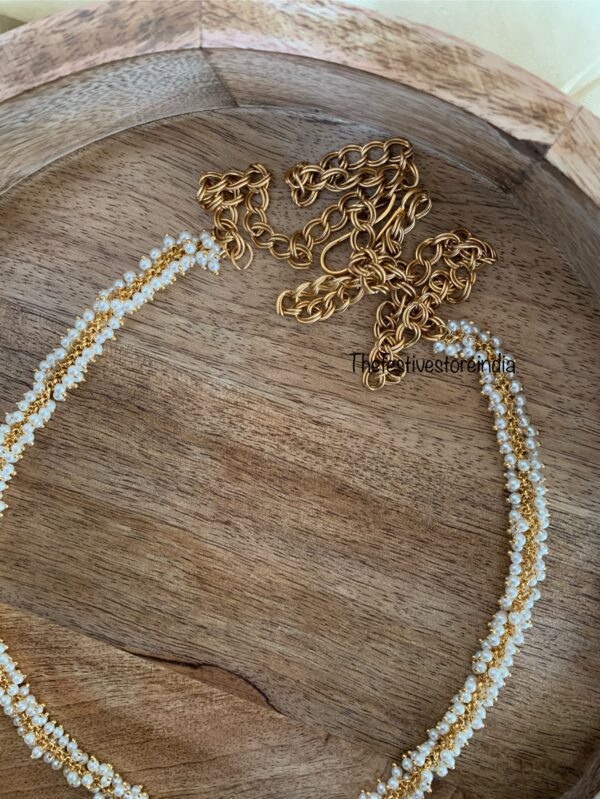 Budgeted pearls waist chain