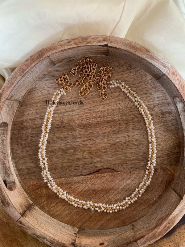Budgeted pearls waist chain
