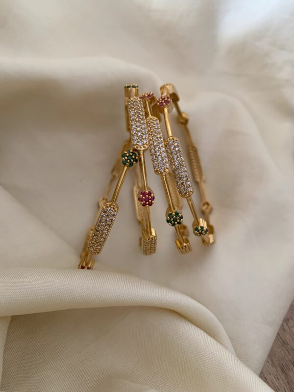 Set of 4 AD bangles - Size 2.4