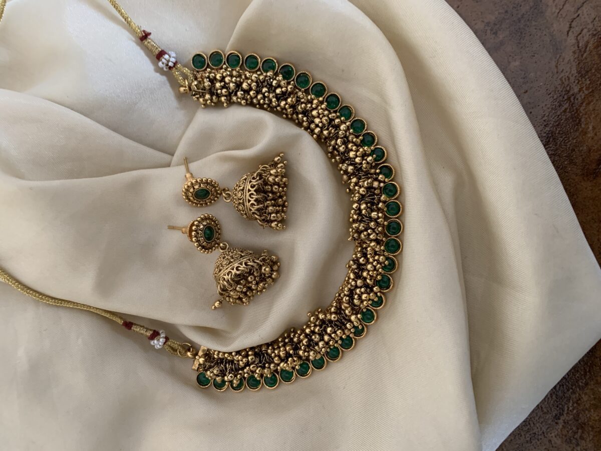Cluster green necklace set
