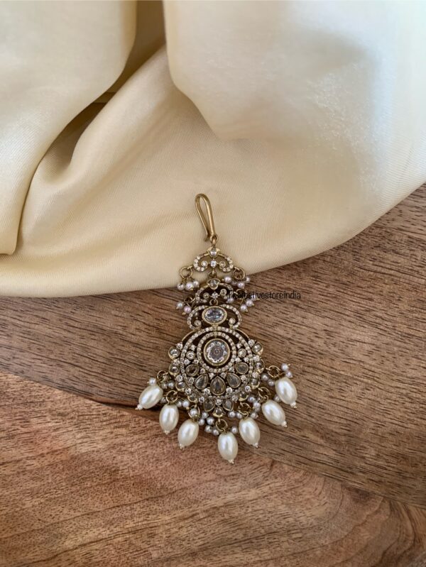 Victorian White drops maangtikka