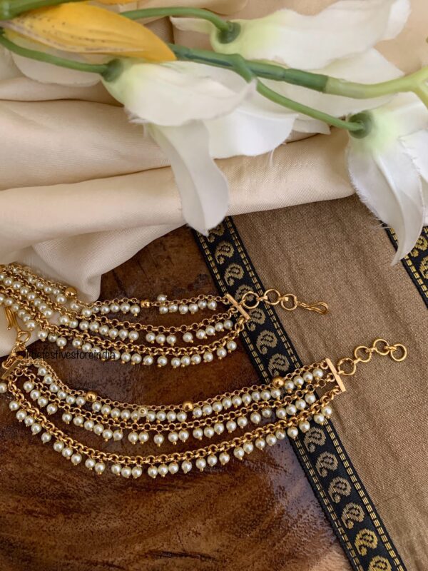 Premium polish all pearls ear chain