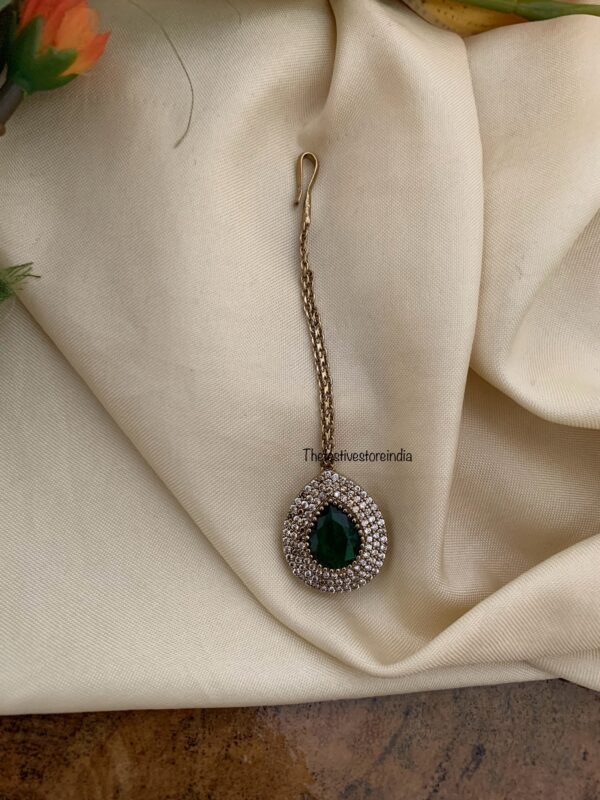 Victorian Green / Emerald maangtikka