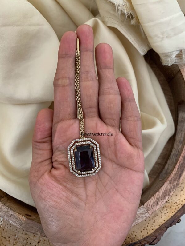 Classic single stone purple maangtikka