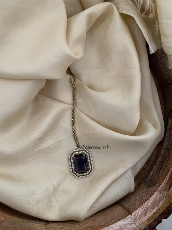 Classic single stone purple maangtikka