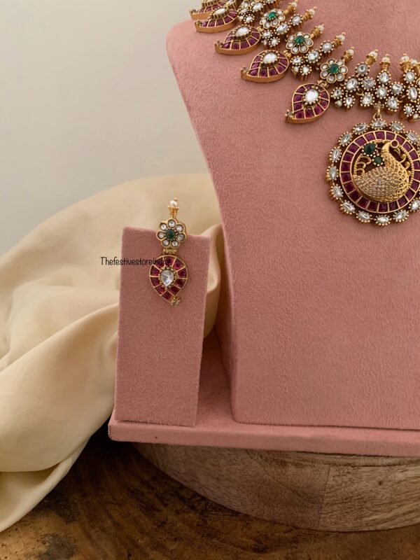 Navilu kemp and moissanite stone necklace set