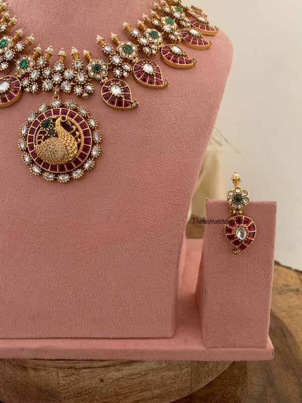 Navilu kemp and moissanite stone necklace set