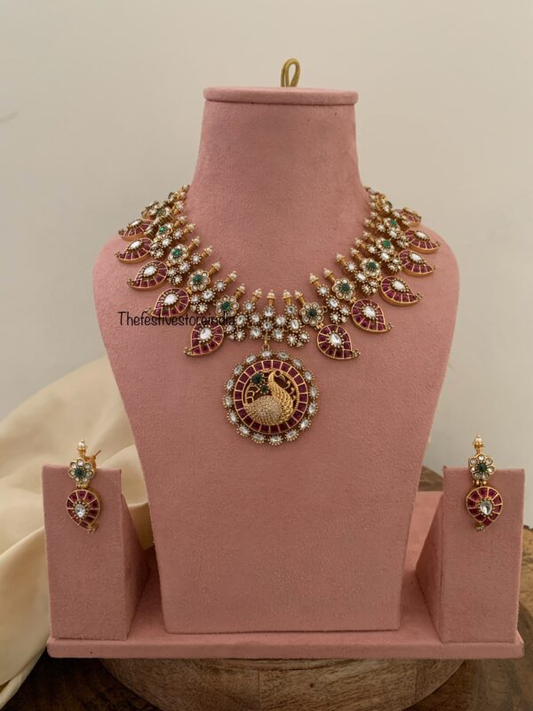 Navilu kemp and moissanite stone necklace set