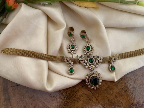 Budgeted Victorian pendant choker set - Emerald