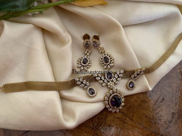 Budgeted Victorian pendant choker set - Purple