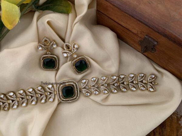 Classy Victorian choker set - Emerald