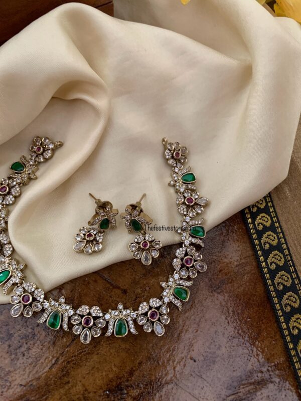 Minimalist Victorian necklace set