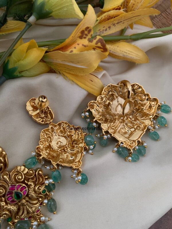 Jadau Navilu pendant earrings set