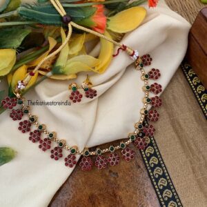 Budgeted floral bottu necklace set