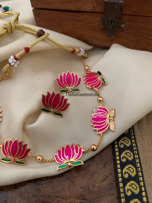 Manju warrier pink lotus chain set