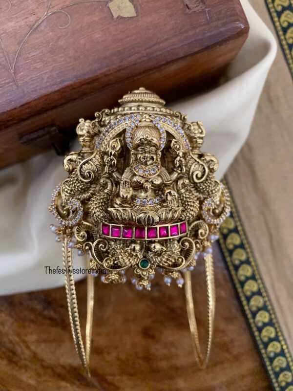 Minimal Bridal Lakshmi Vanki