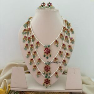 Jadau Teen lada haaram with screwback earrings