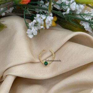Jadau Septum ring 15 - Single Green stone