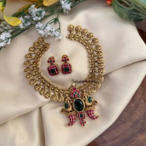 Kaasu Lakshmi Navilu Emerald stone pendant necklace set