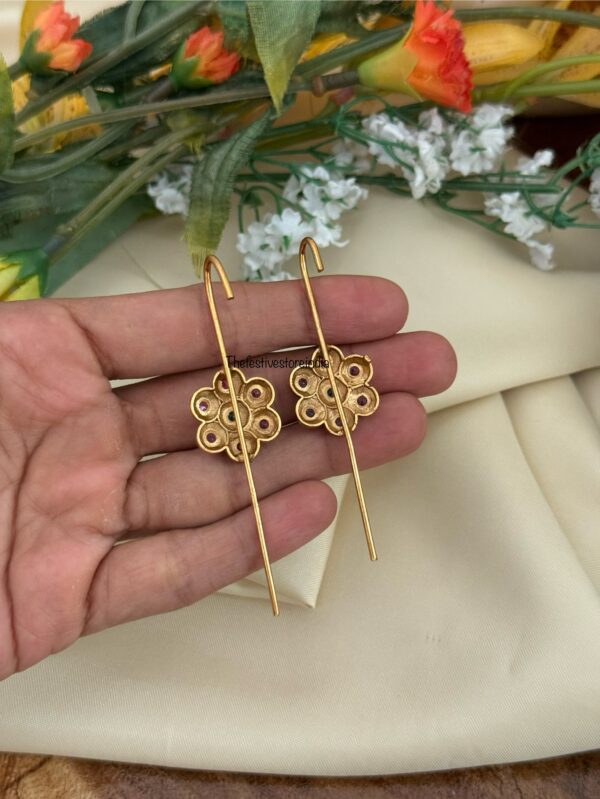Antique matte polish Floral earcuff | Stick ear cuff