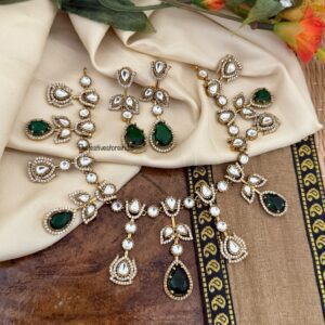Bridal Victorian droplet style necklace set - Emerald