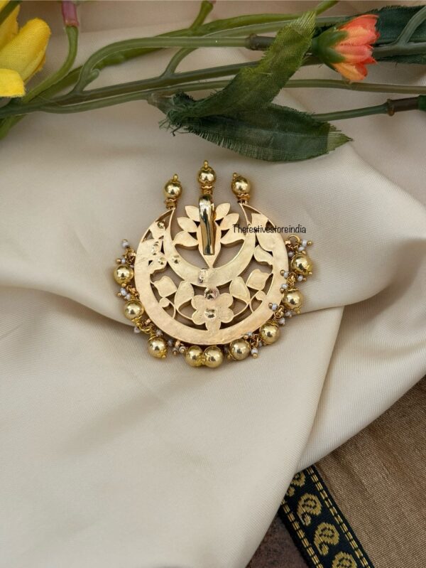 Jadau chaand / chand pendant