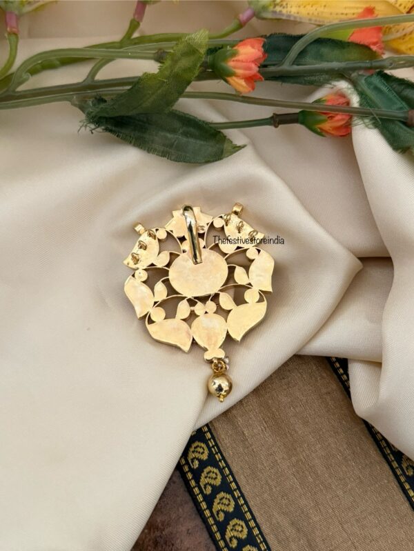 Jadau Navarathna / Navrathna pendant
