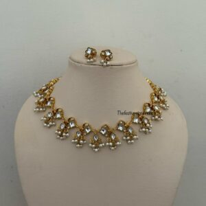 White Jadau kundan carved necklace with screwback earrings | Unique