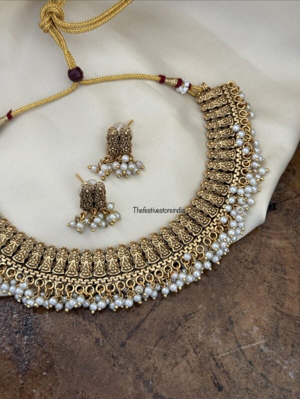 Matte non idol pearls necklace set