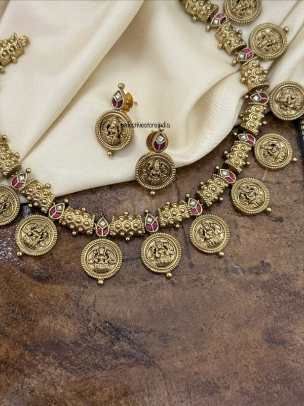 Jadau lakshmi bottu necklace set