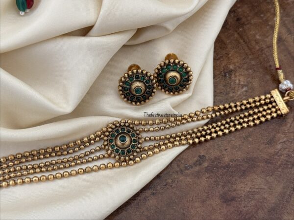 Layers green pendant choker set
