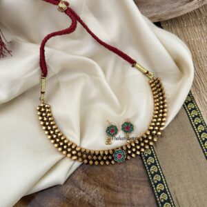 Classic floral bottu necklace set