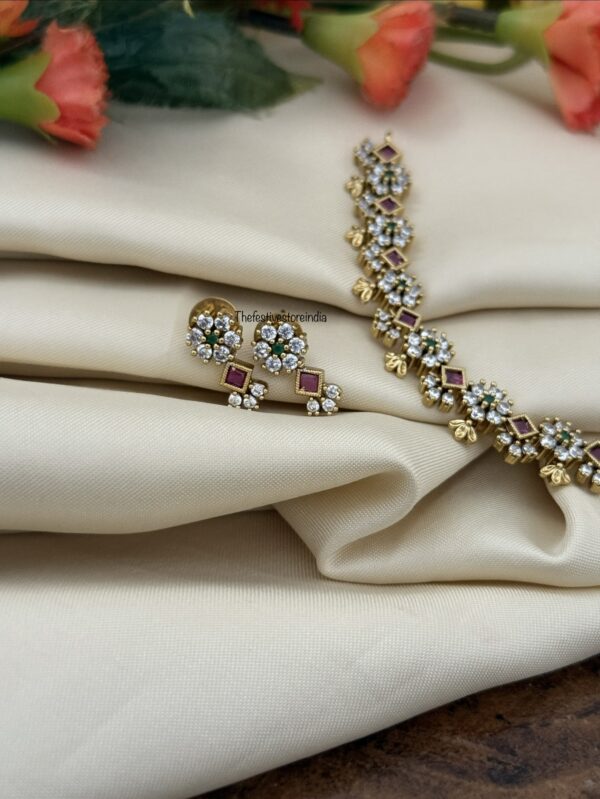 Floral Diamonds choker necklace set