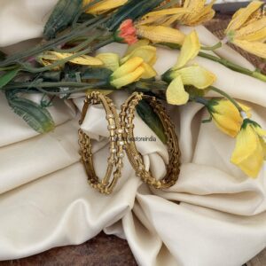 Set of 4 antique polish white stone bangles