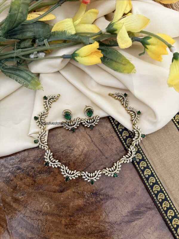 AD green stone waves necklace set