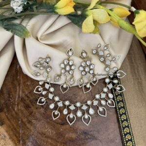 All white stones droplets necklace set
