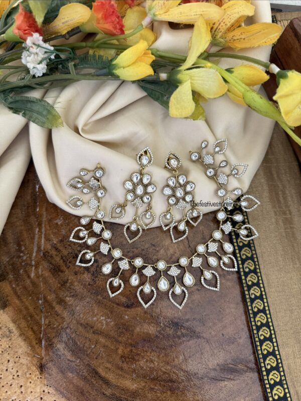 All white stones droplets necklace set