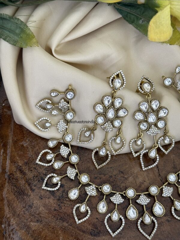 All white stones droplets necklace set