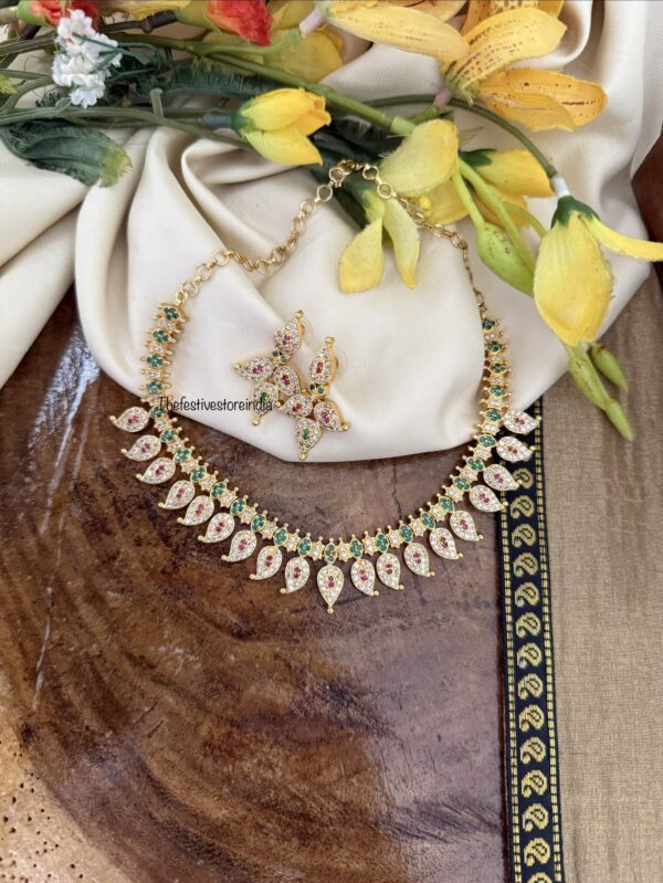 Gold polish Mango / Maanga necklace set