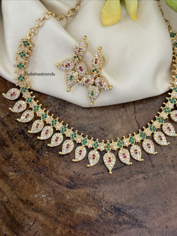 Gold polish Mango / Maanga necklace set