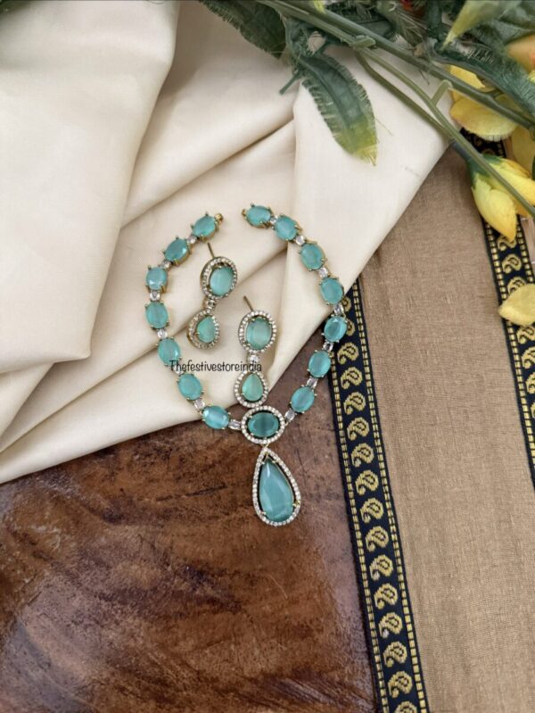 All Mint necklace set