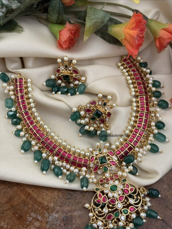 Jadau close knit necklace set | Celeb inspired