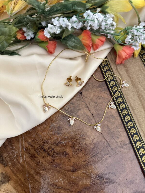 38cms Leafy Pink white droplets set