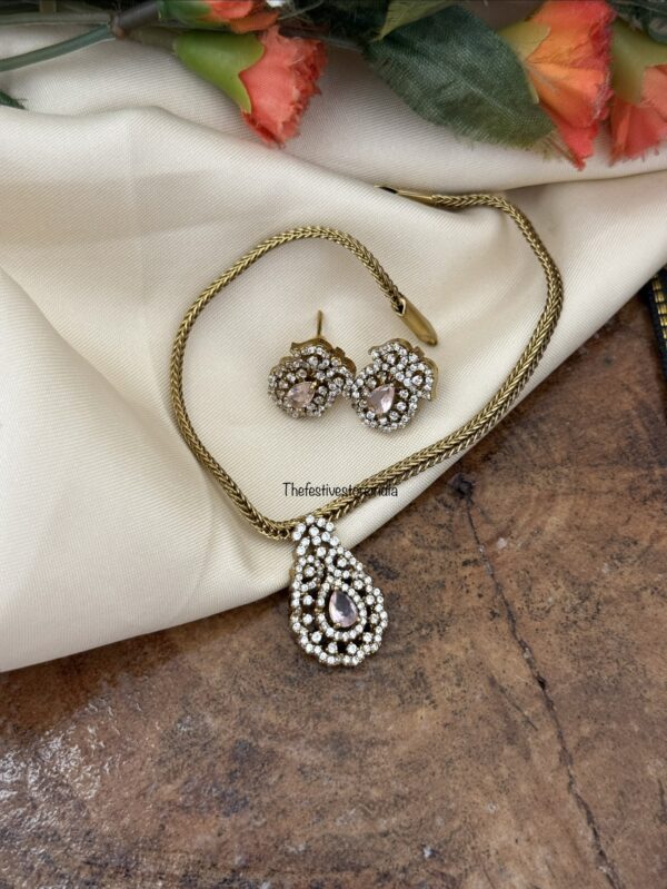 Victorian Pink pendant simple necklace set | Kids friendly